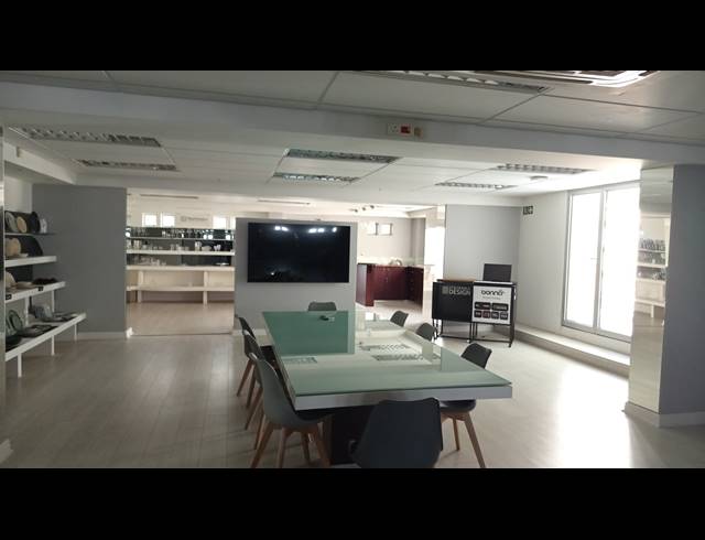 3,300M² WAREHOUSE TO LET IN PAARDEN EILAND